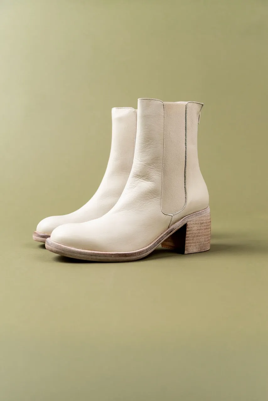 Free People Essential Chelsea Boots