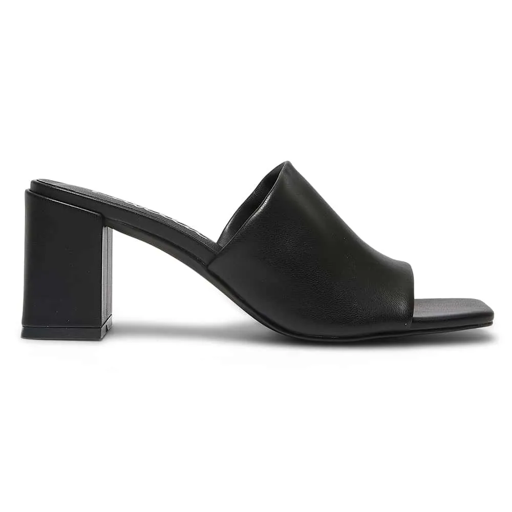 Geri Heel in Black Smooth